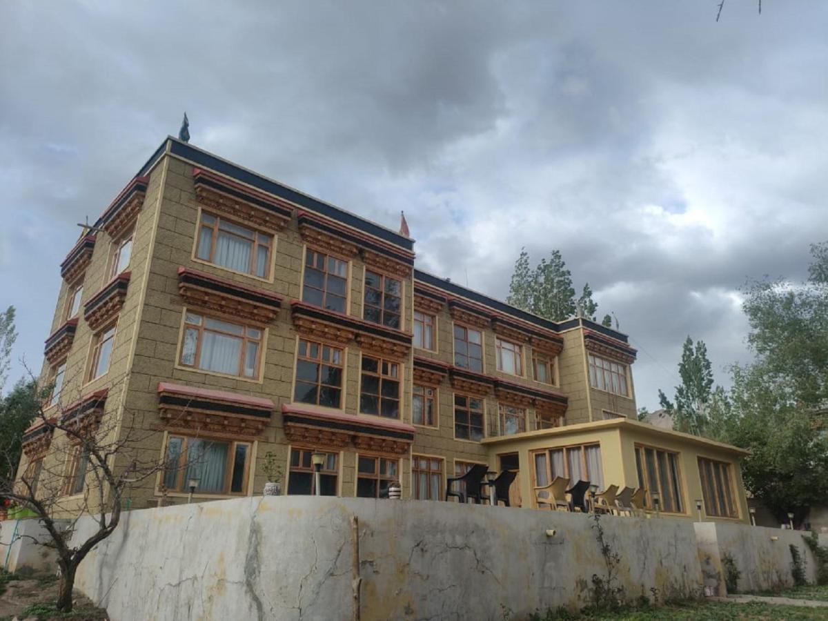 Hotel Alpine Ladakh Leh Extérieur photo
